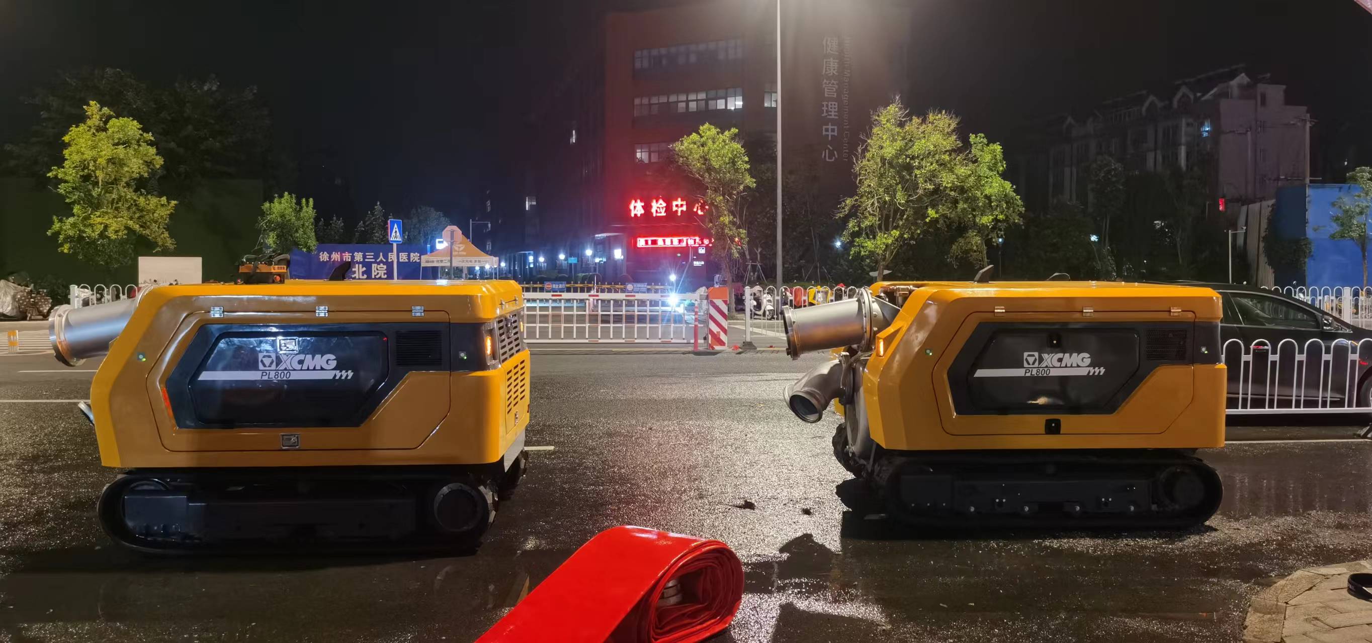 千亿国际排涝机械人紧迫驰援，多处涝区“治水先锋”